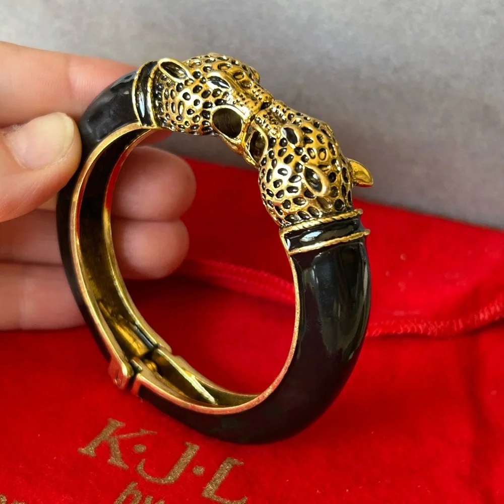 Vintage KJL Gold-Tone Jaguar Head Black Enamel Hinged Bangle Bracelet - Picture 3 of 5